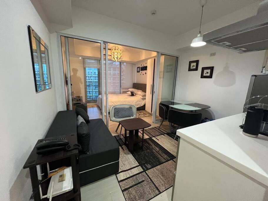 Azure Urban A12 Wavepool Near Mall Airport Apartment Manila