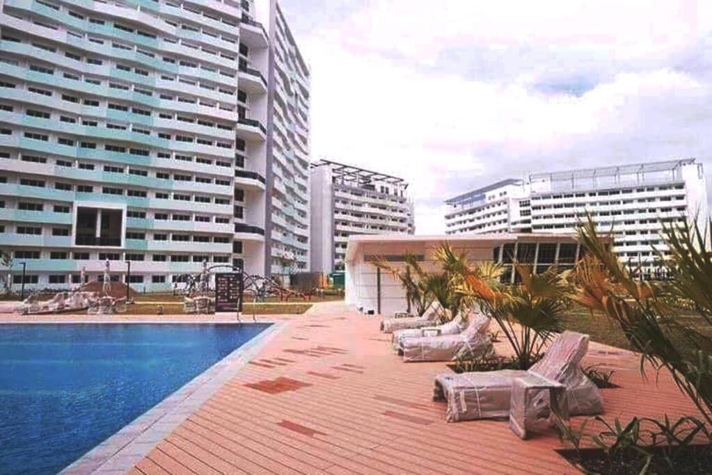 Apartment Private W/ Balcony Near Batasan, Ateneo, Up, Diliman, The Residences At Commonwealth