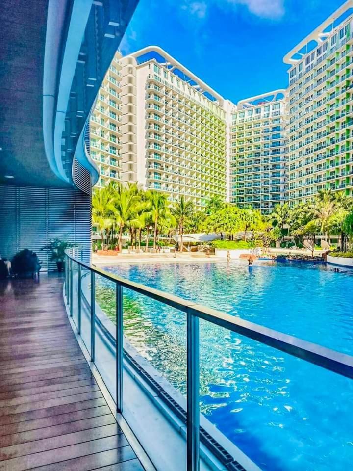 Mel's Staycation * Manila