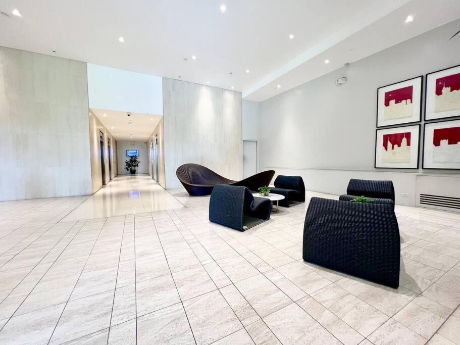 Suzi Bgc With Sauna, Gym, Netflix, Pool & High Speed Internet Apartment