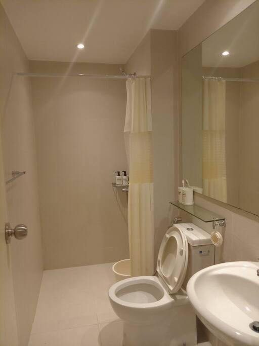 Apartment Affordable Staycation In Azure *