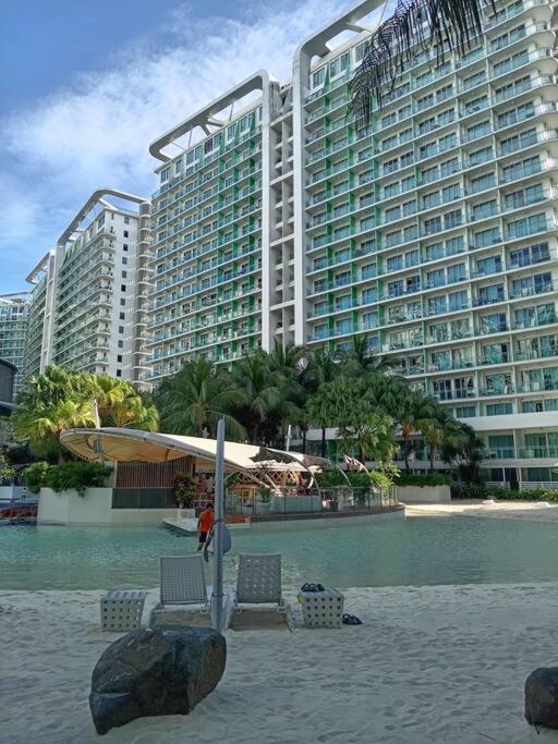 Affordable Staycation In Azure Manila