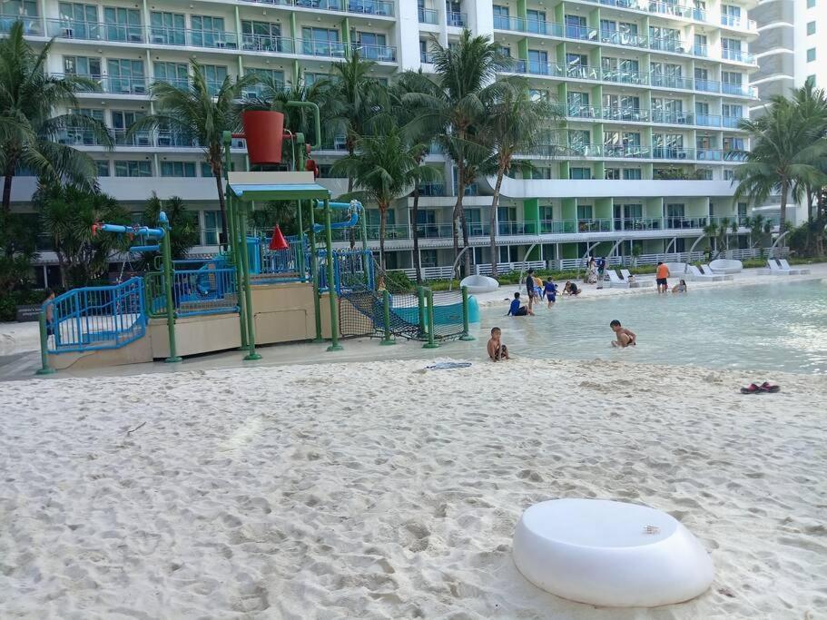 Affordable Staycation In Azure Manila