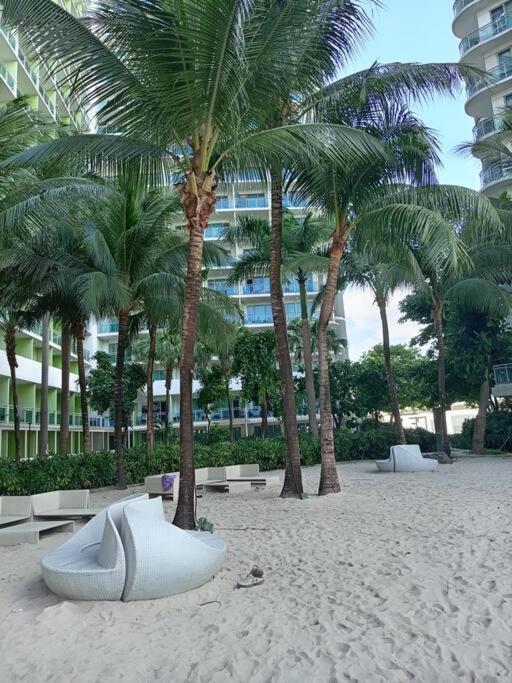 Affordable Staycation In Azure Apartment