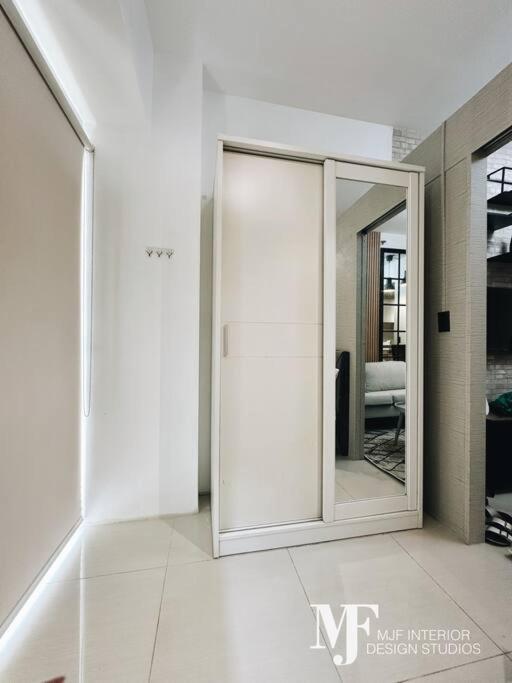 Field Residences - Reina