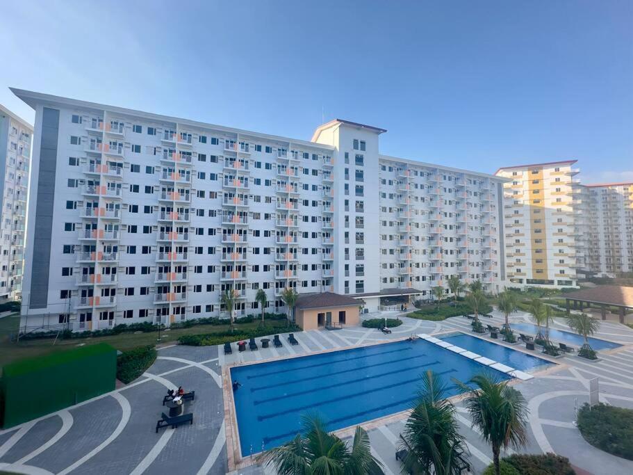 Field Residences - Reina *