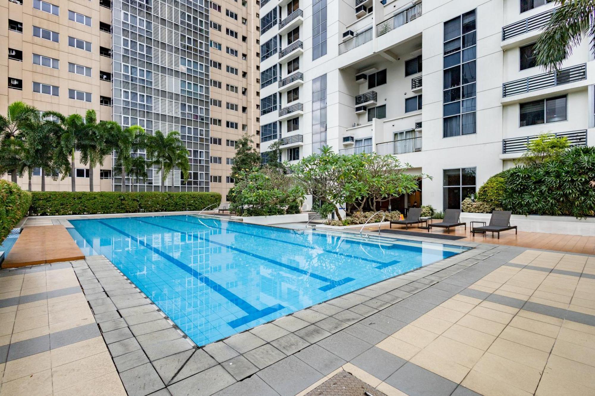 New 2br Of 86sqm With Netflix In Bgc * Manila