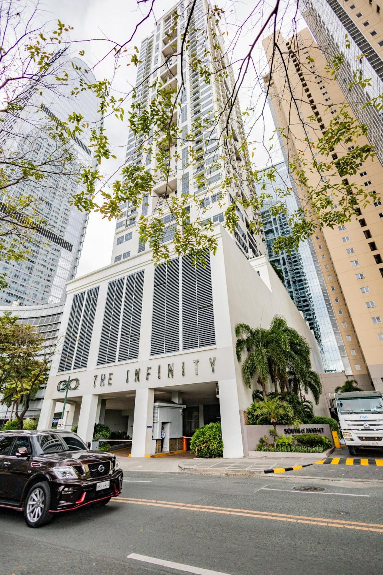 New 2br Of 86sqm With Netflix In Bgc Manila