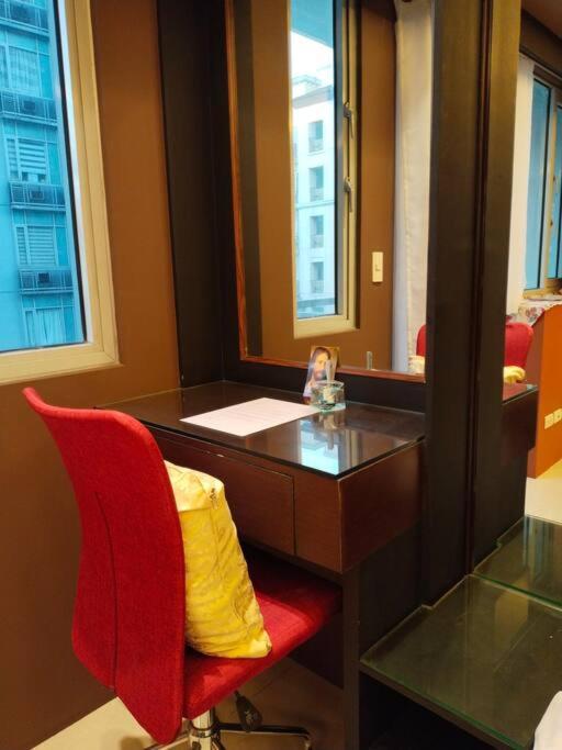 Modern Infront Of Naia T3 Apartment Manila