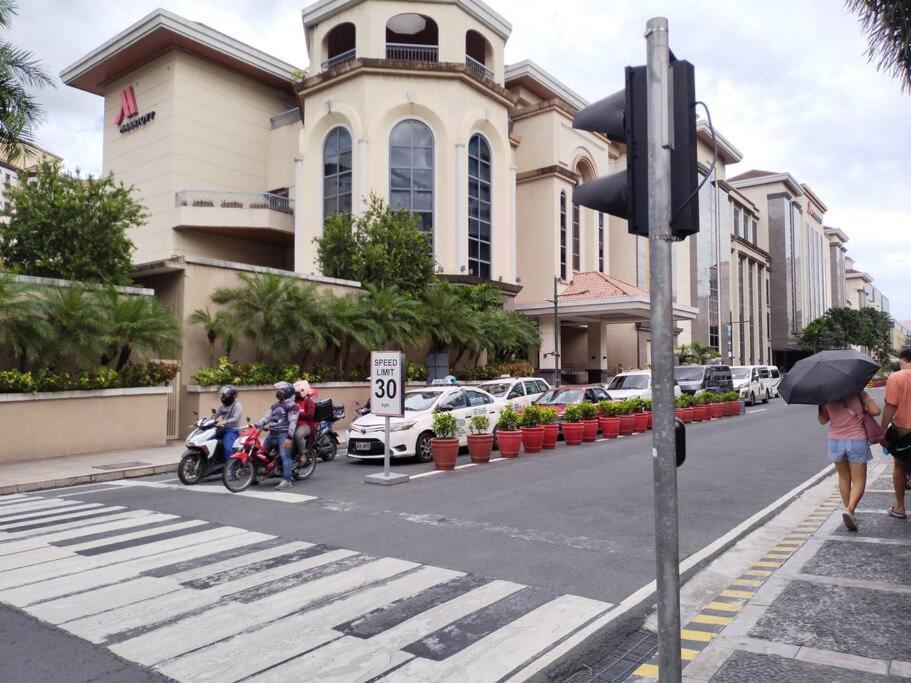 Modern Infront Of Naia T3 Apartment Manila