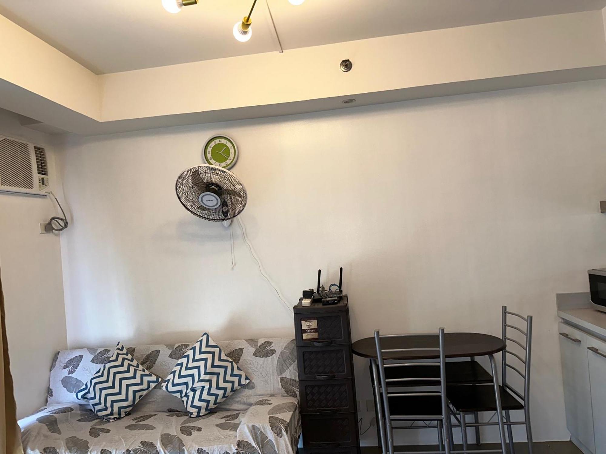 A With A View, 1 Bdrm With Balcony And Netflix Access Apartment