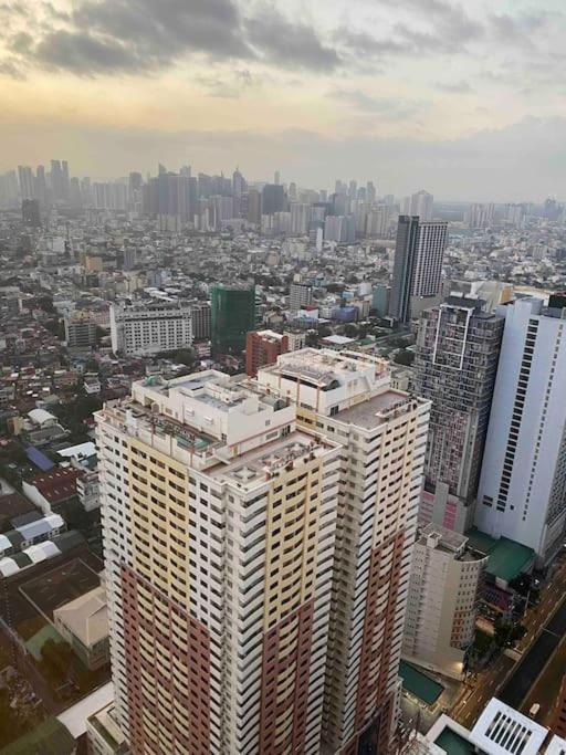 Affordable In Taft, Fast Wifi, Easy Check In Manila
