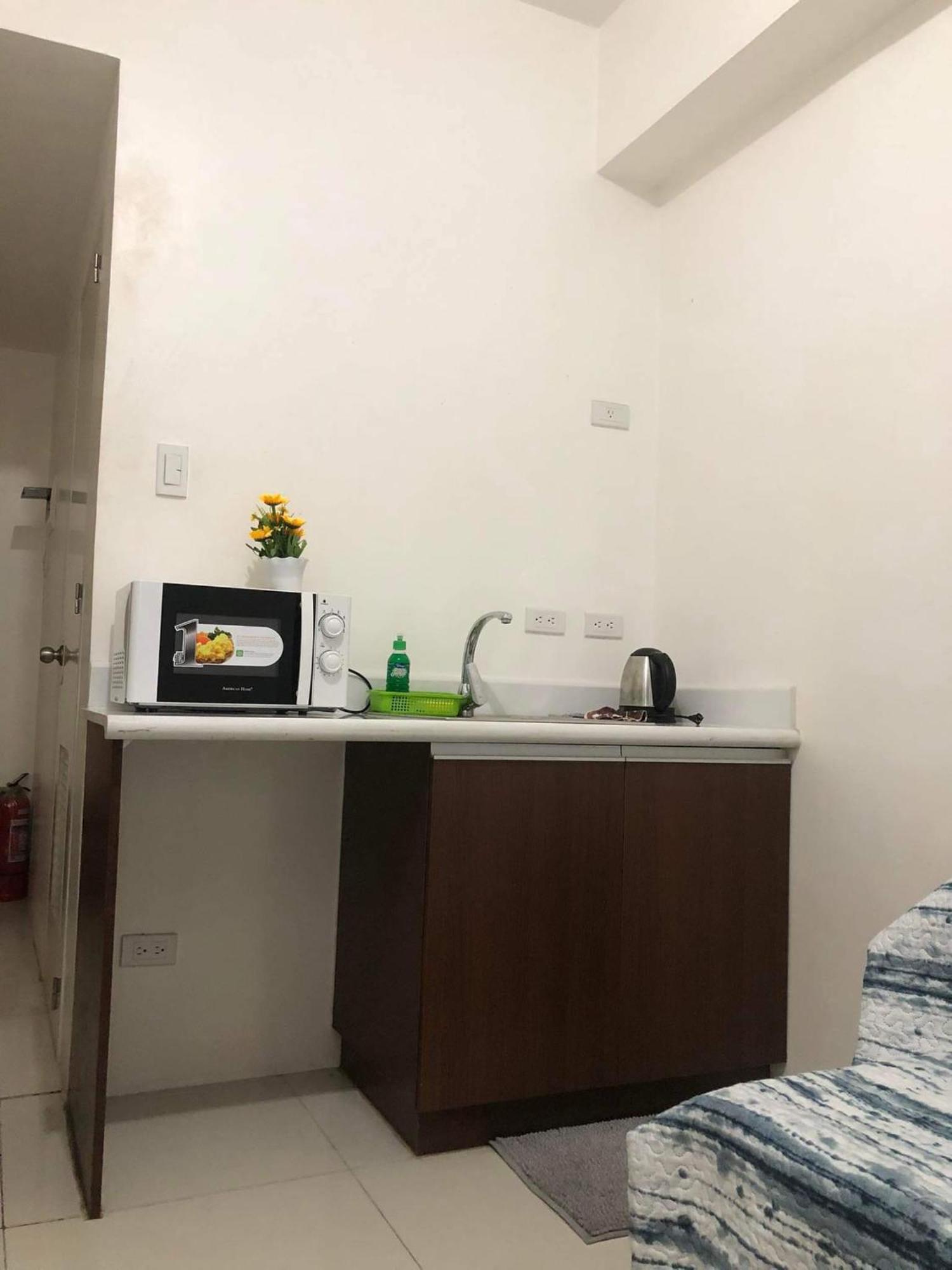 Grand Riviera Suites2 @ Us Embassy/freepool/wi-fi Apartment Manila