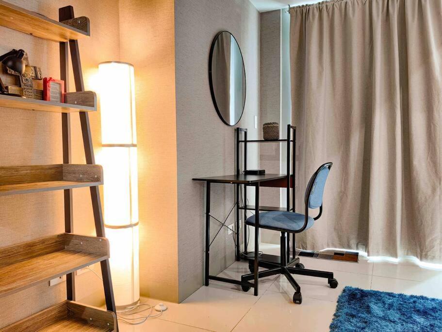 Apartment Cozy 1br With Balcony And Netflix In Uptown Bgc Manila