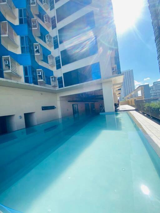 Apartment Grand Riviera Suites2 @ Us Embassy/freepool/wi-fi Manila