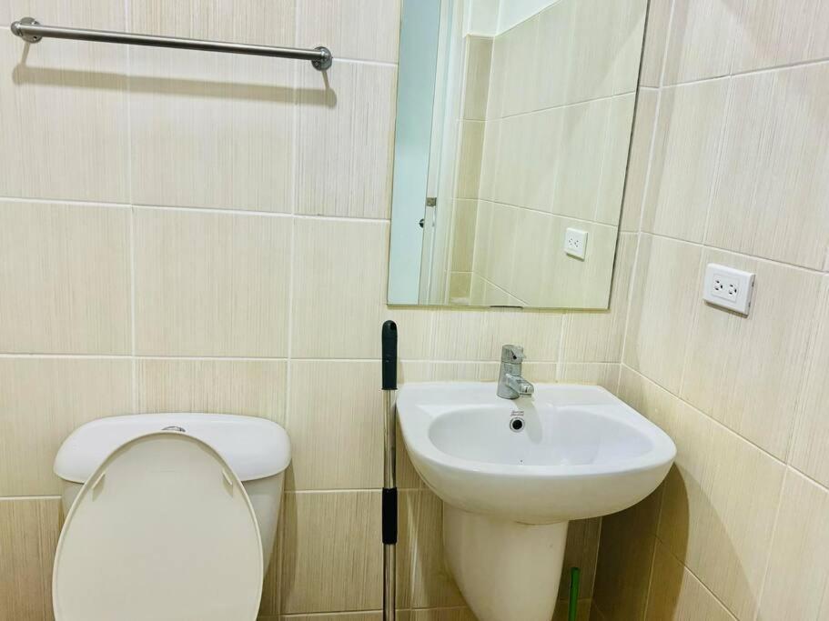 Grand Riviera Suites2 @ Us Embassy/freepool/wi-fi Apartment
