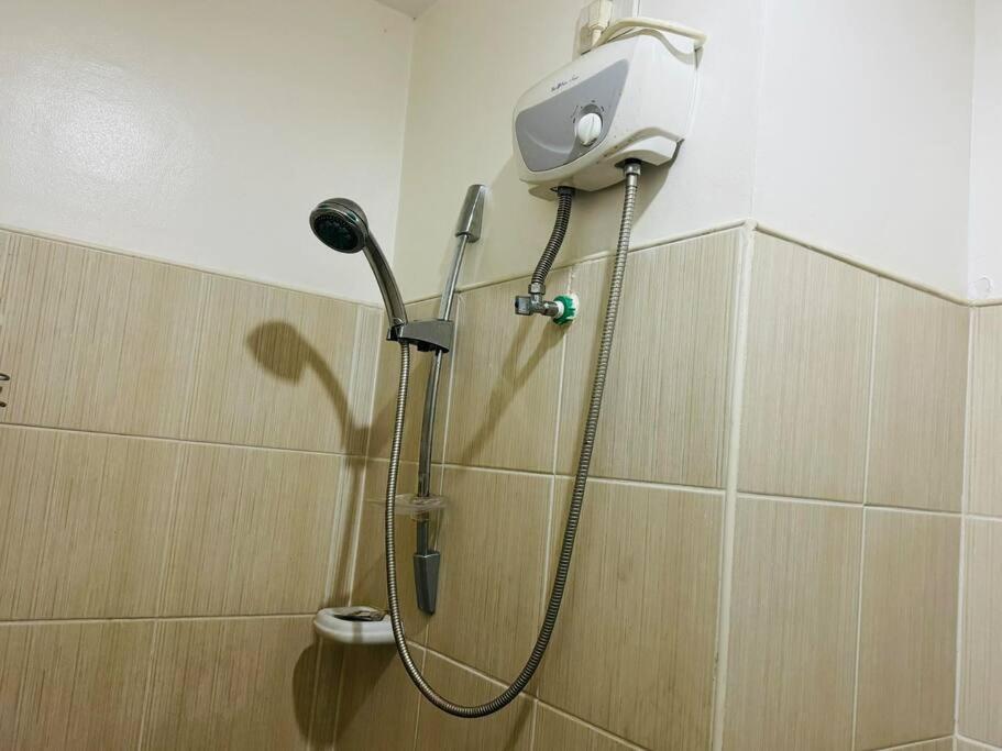 Grand Riviera Suites2 @ Us Embassy/freepool/wi-fi * Manila