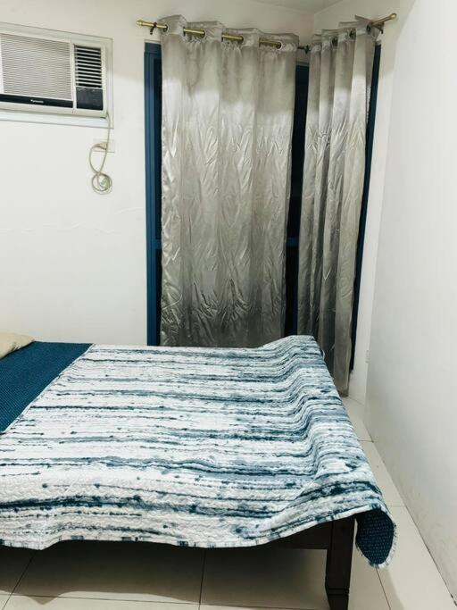 Grand Riviera Suites2 @ Us Embassy/freepool/wi-fi Apartment