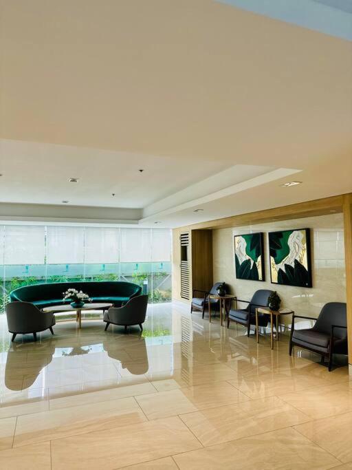 Makati Staycation By Marco - Smdc Lush Manila