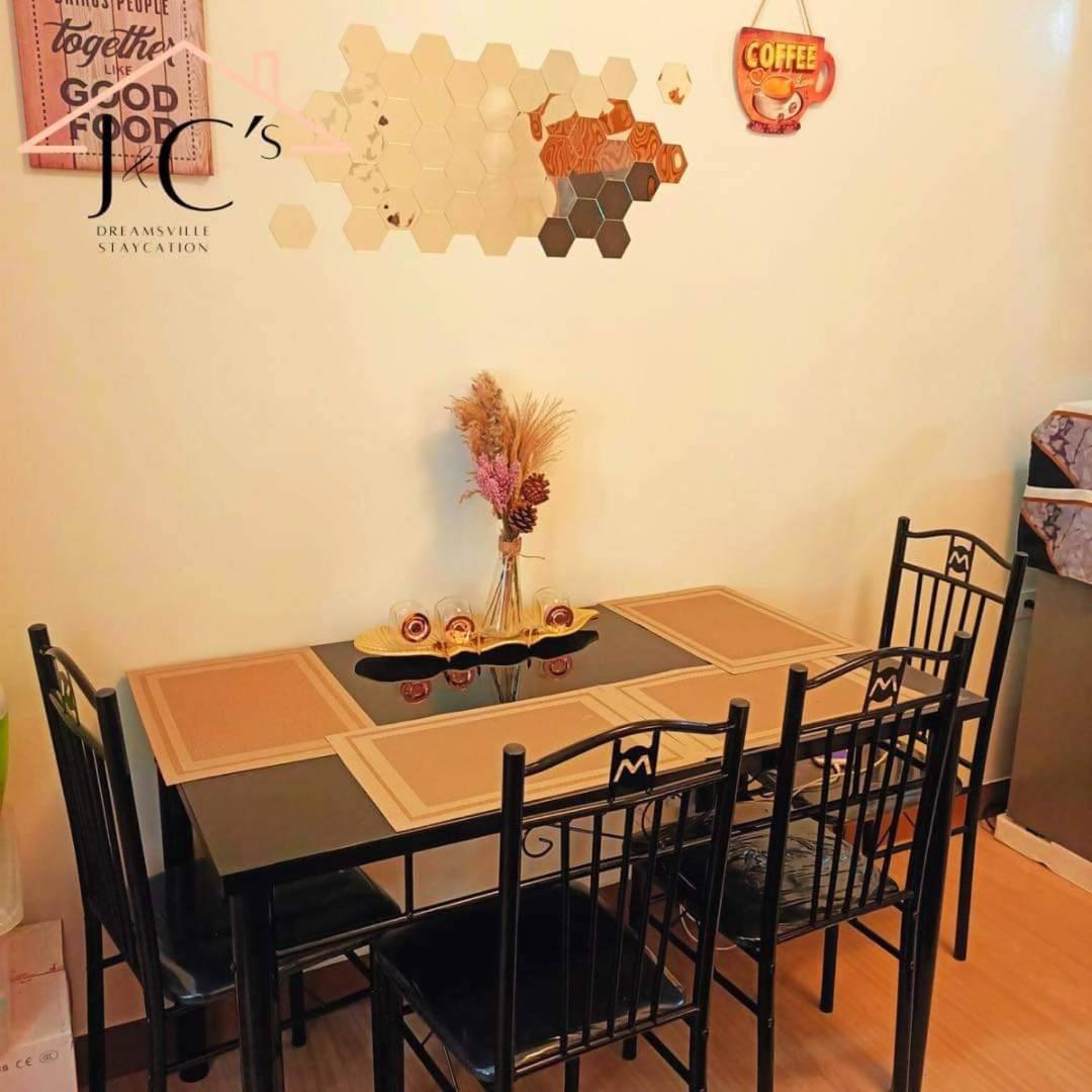 J & Cs Dreamsville Homestay *