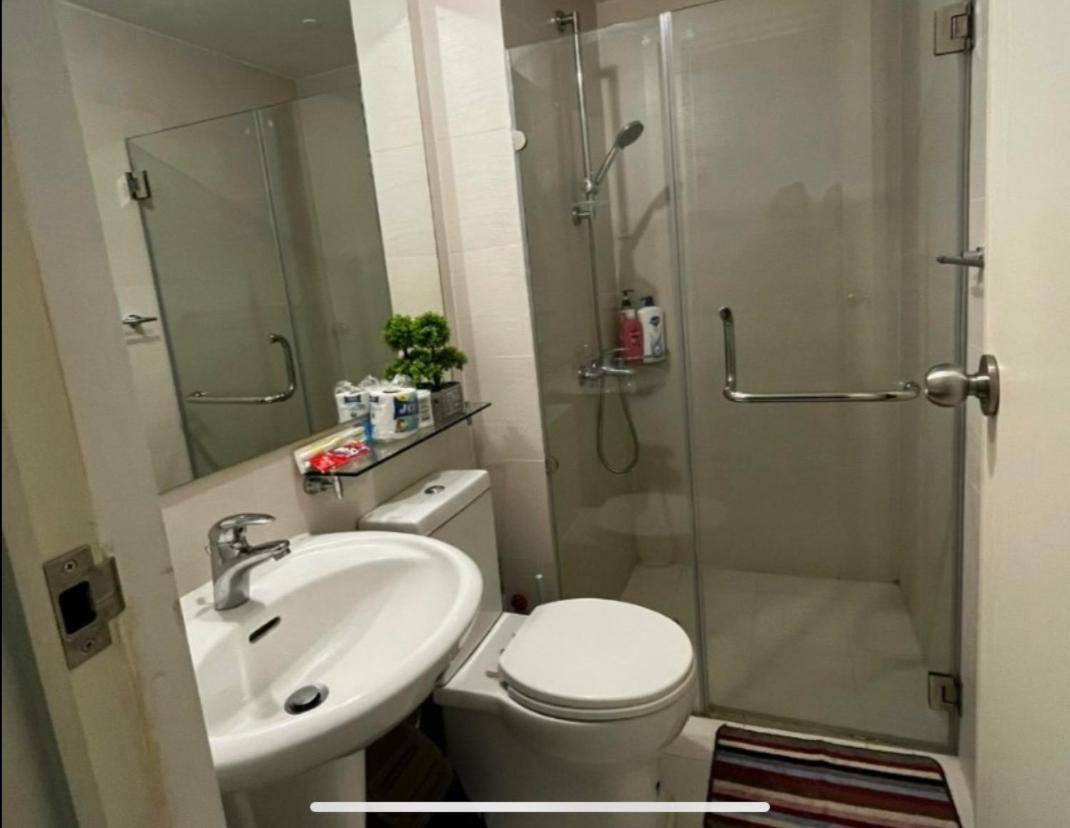 Apartment Azure Urban In Paranaque