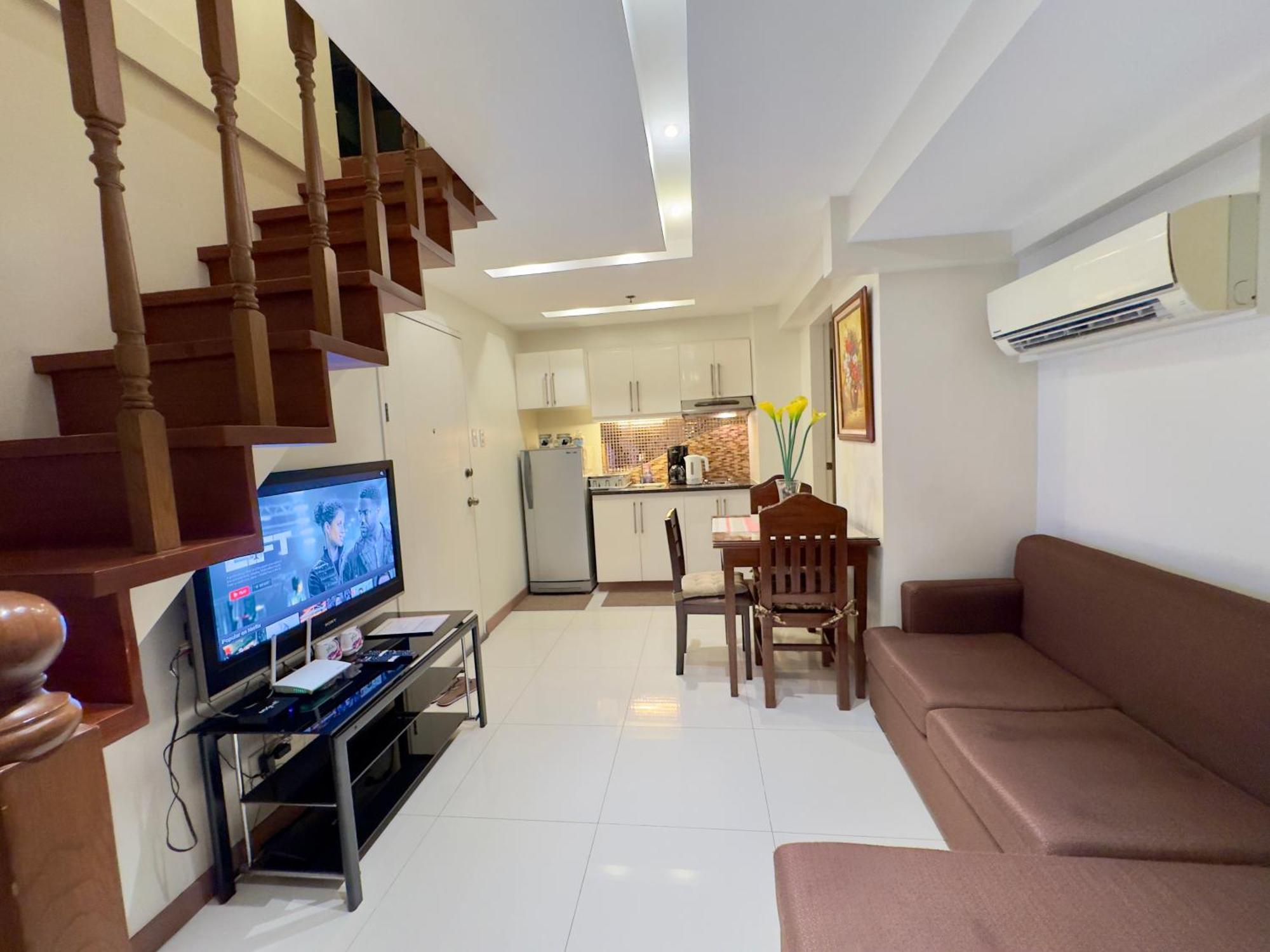 2br In Bgc With Wifi/netflix/disney+ Apartment Manila