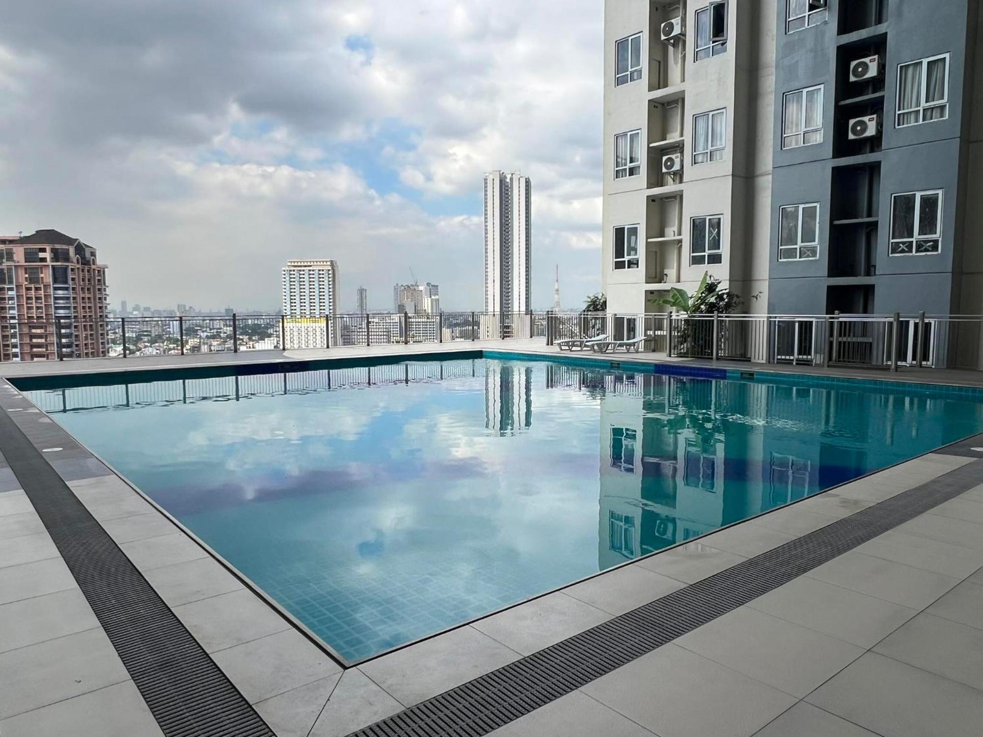 Chic Nook At Victoria Sports * Manila