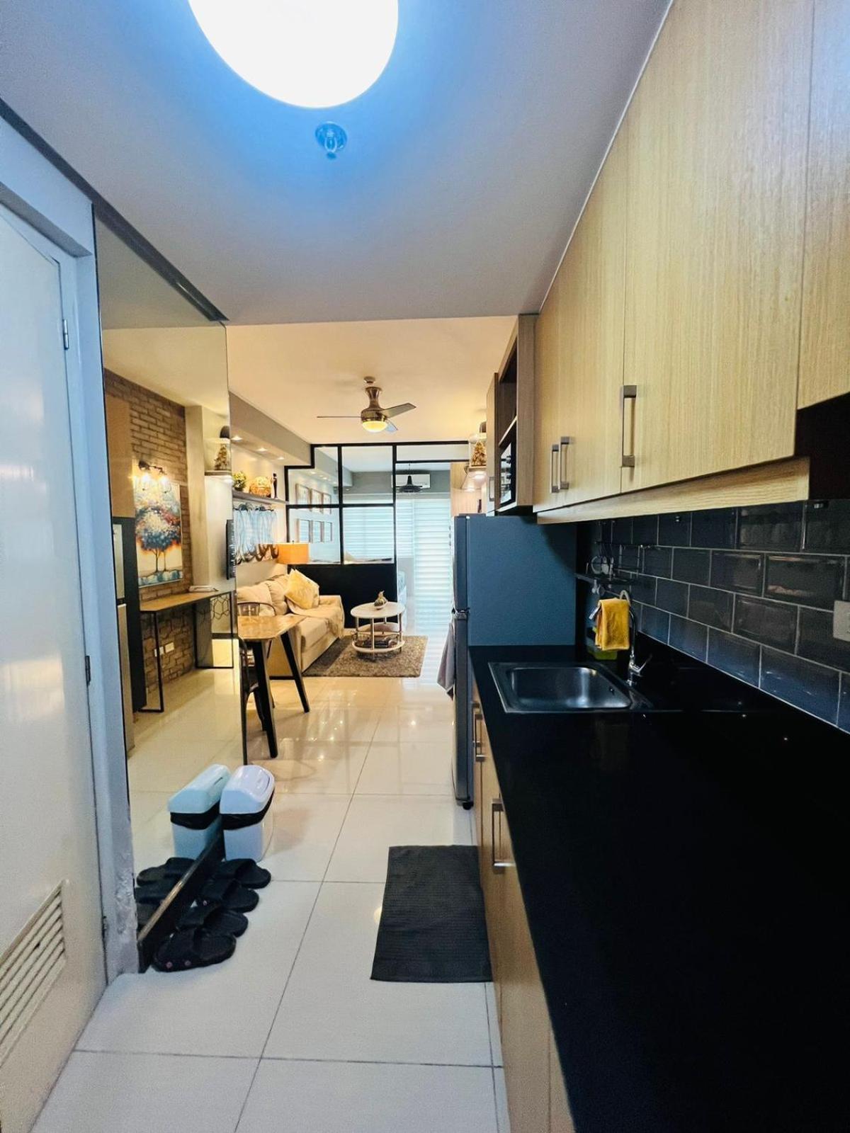 Aiza's Place In Shell Residences Moa *