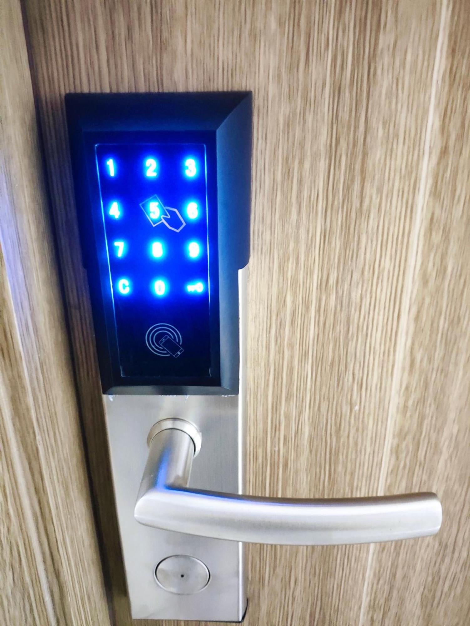New Condotel Near Moa Picc, Shore 2, Self Check-in Apartment