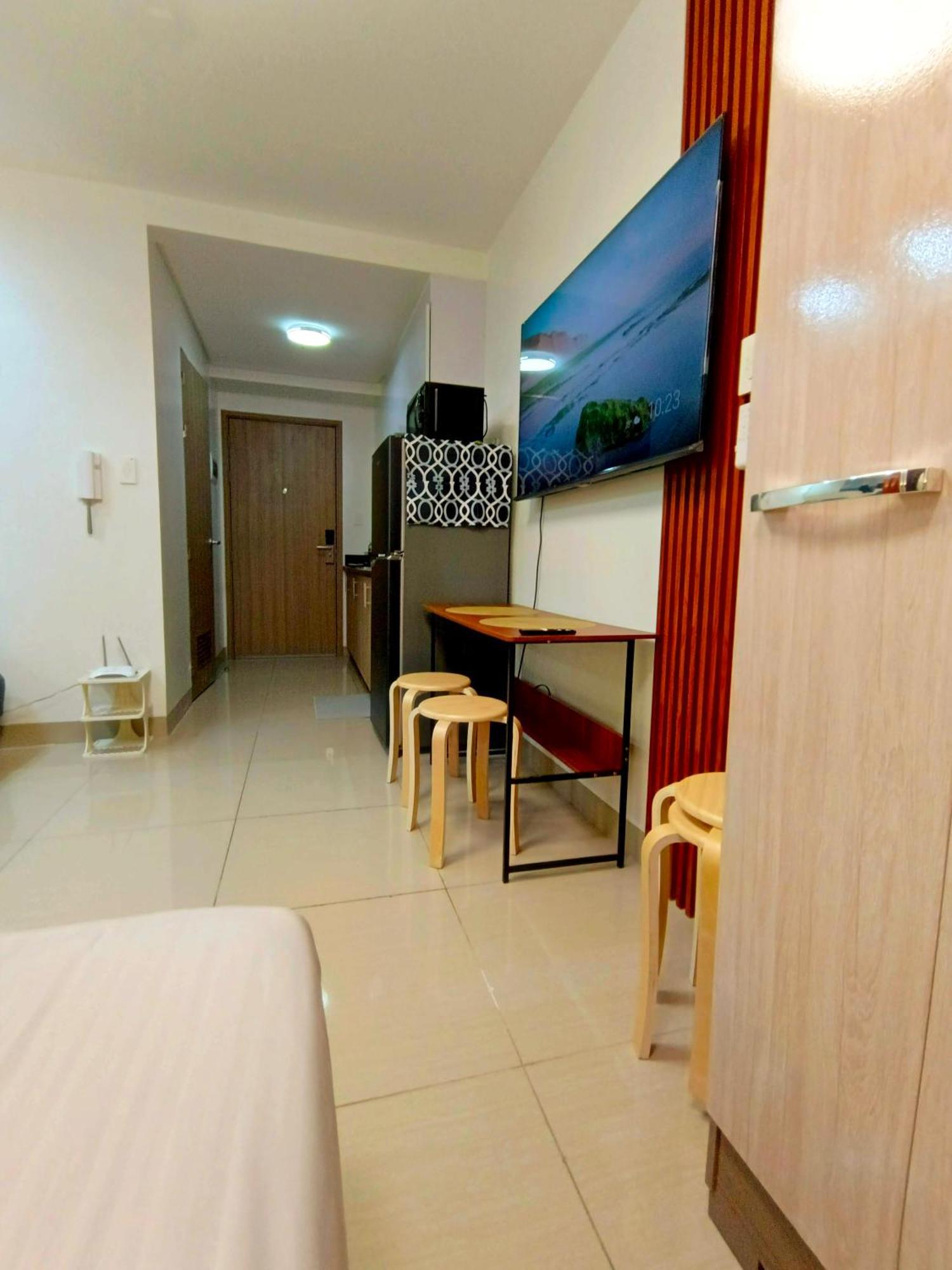 New Condotel Near Moa Picc, Shore 2, Self Check-in * Manila