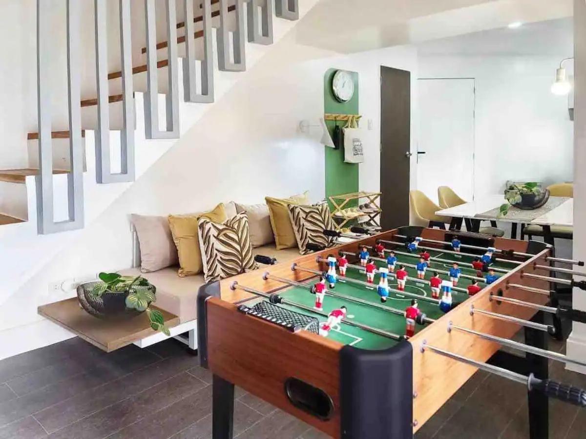 Apartment Bgc - Two Bedroom With Game With 400mbps Wifi- 09