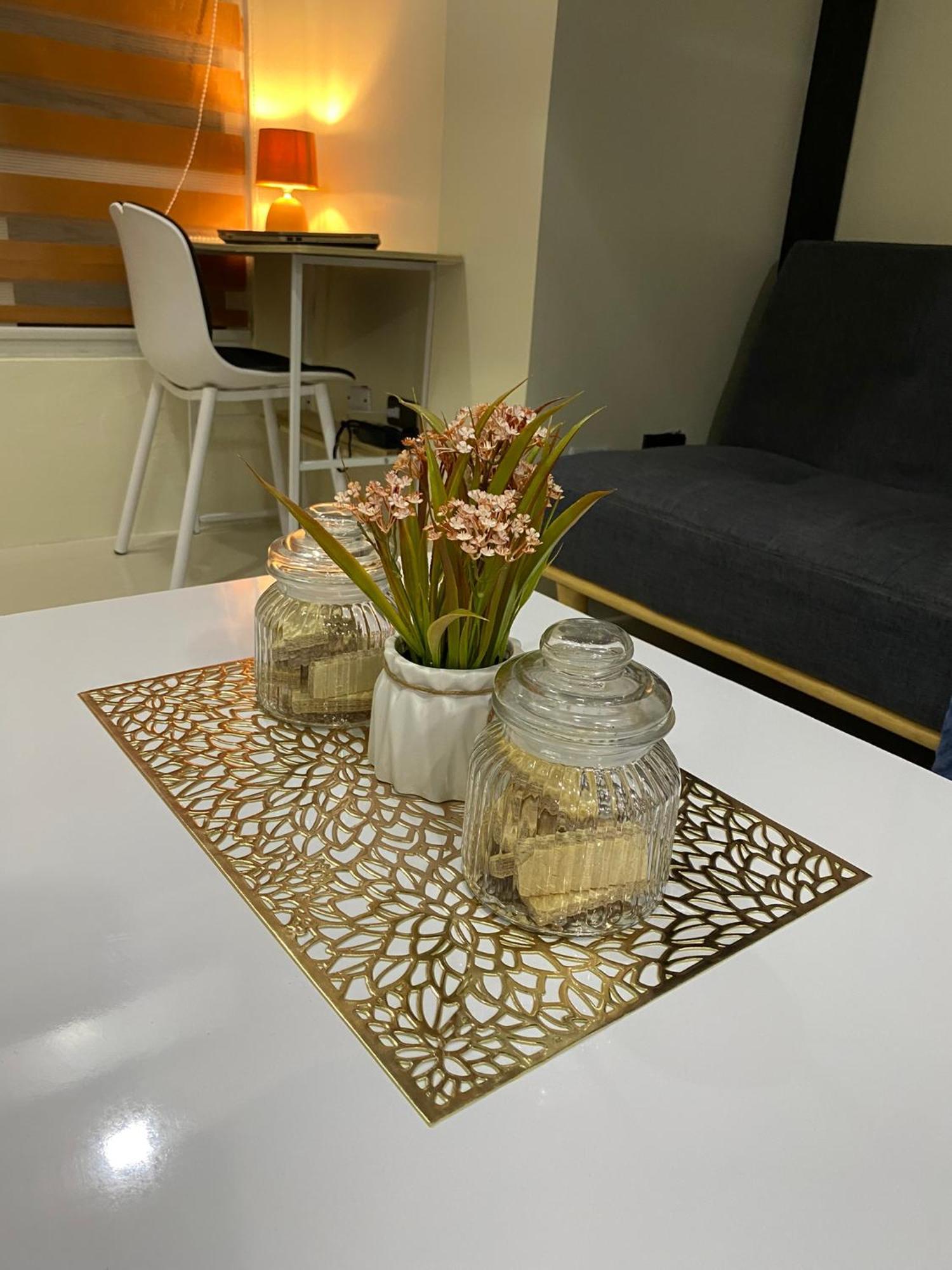 Apartment Staycation W/ Free Pool At Victoria Sports
