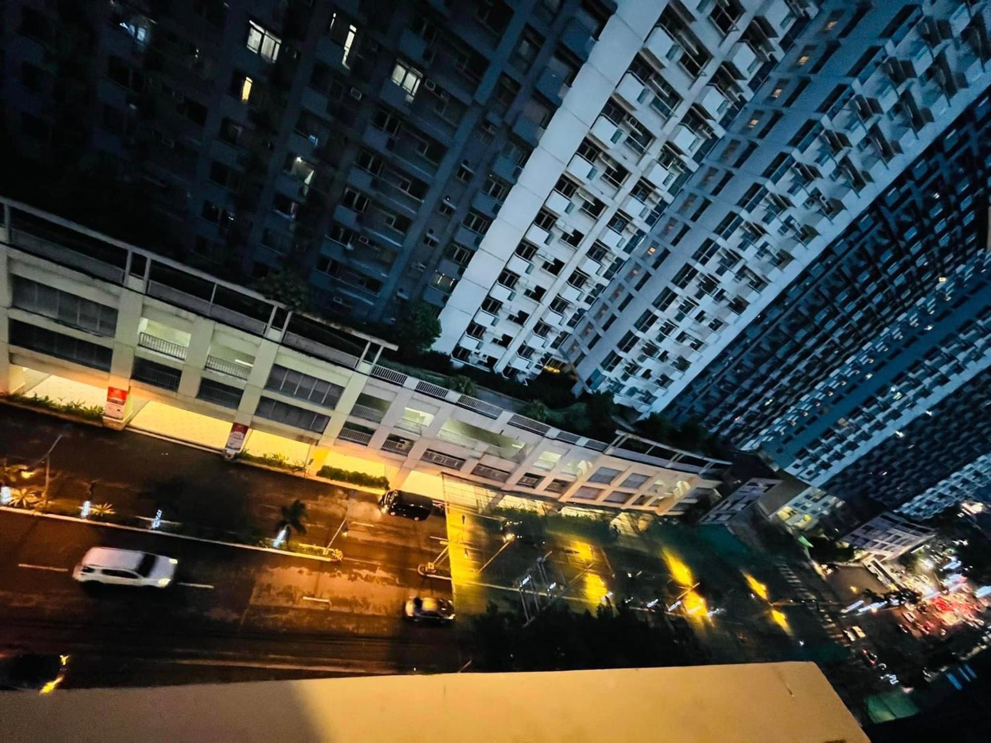 Manhattan Plaza Tower 1, Araneta Cubao, Quezon City, Metro *
