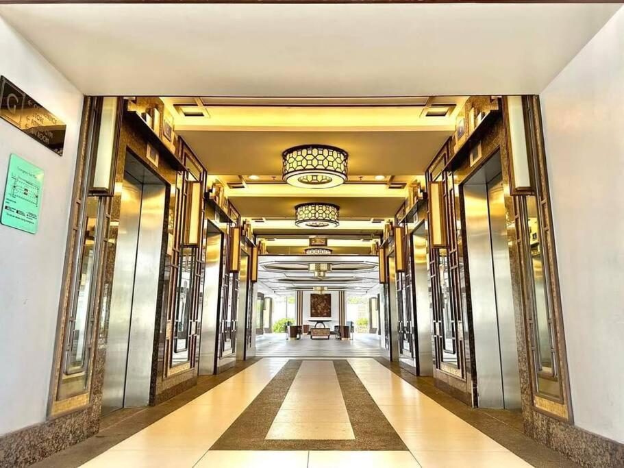 Apartamento Elegant & Spacious Two-Bedroom Condo At Torre De Manila Condo With Breathtaking Views, Perfect For Relaxation & Comfort