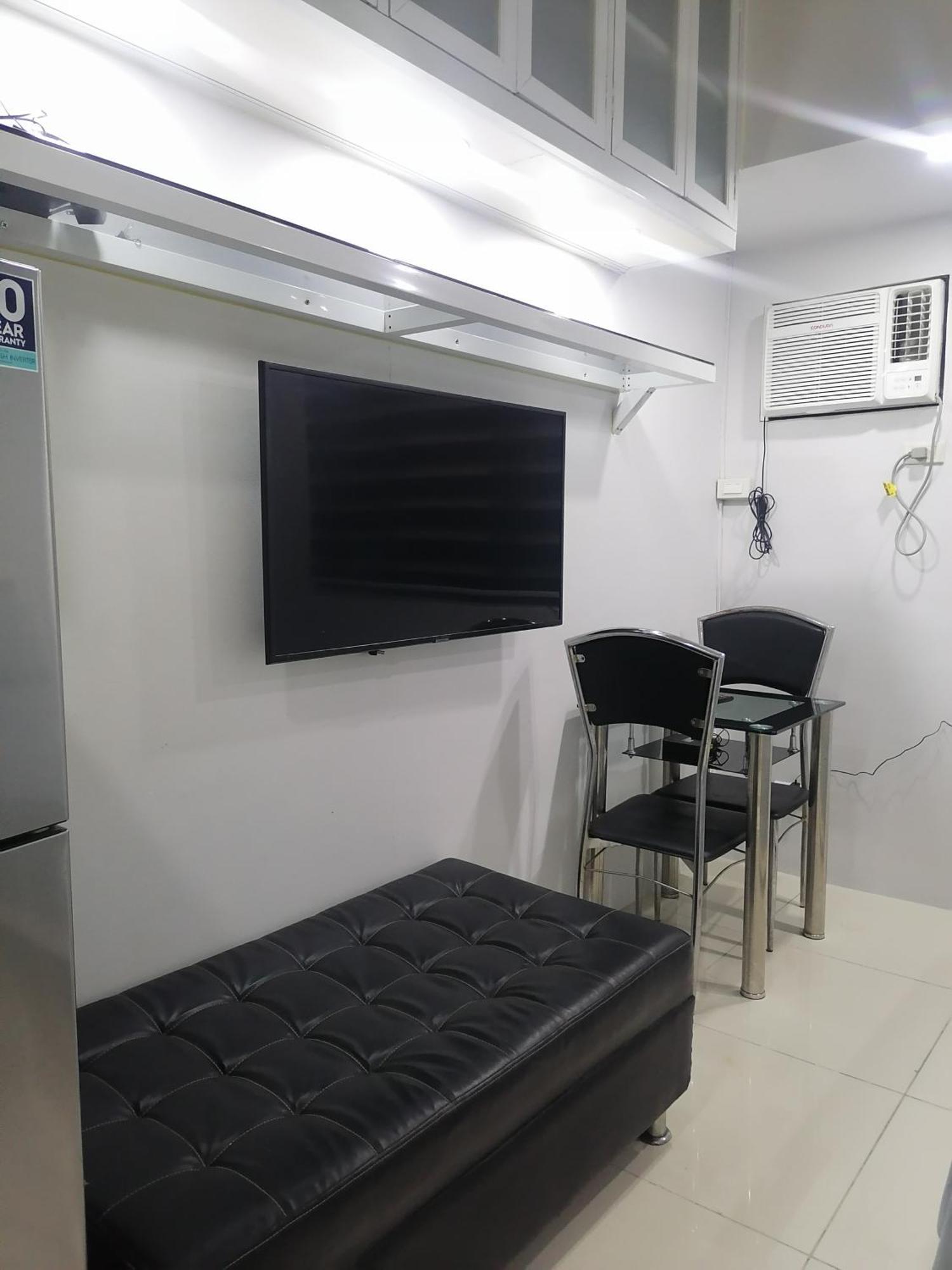 Snugglepod Condotel - Grand Riviera Suites, Us Embassy Manila, Roxas Blvd * Manila