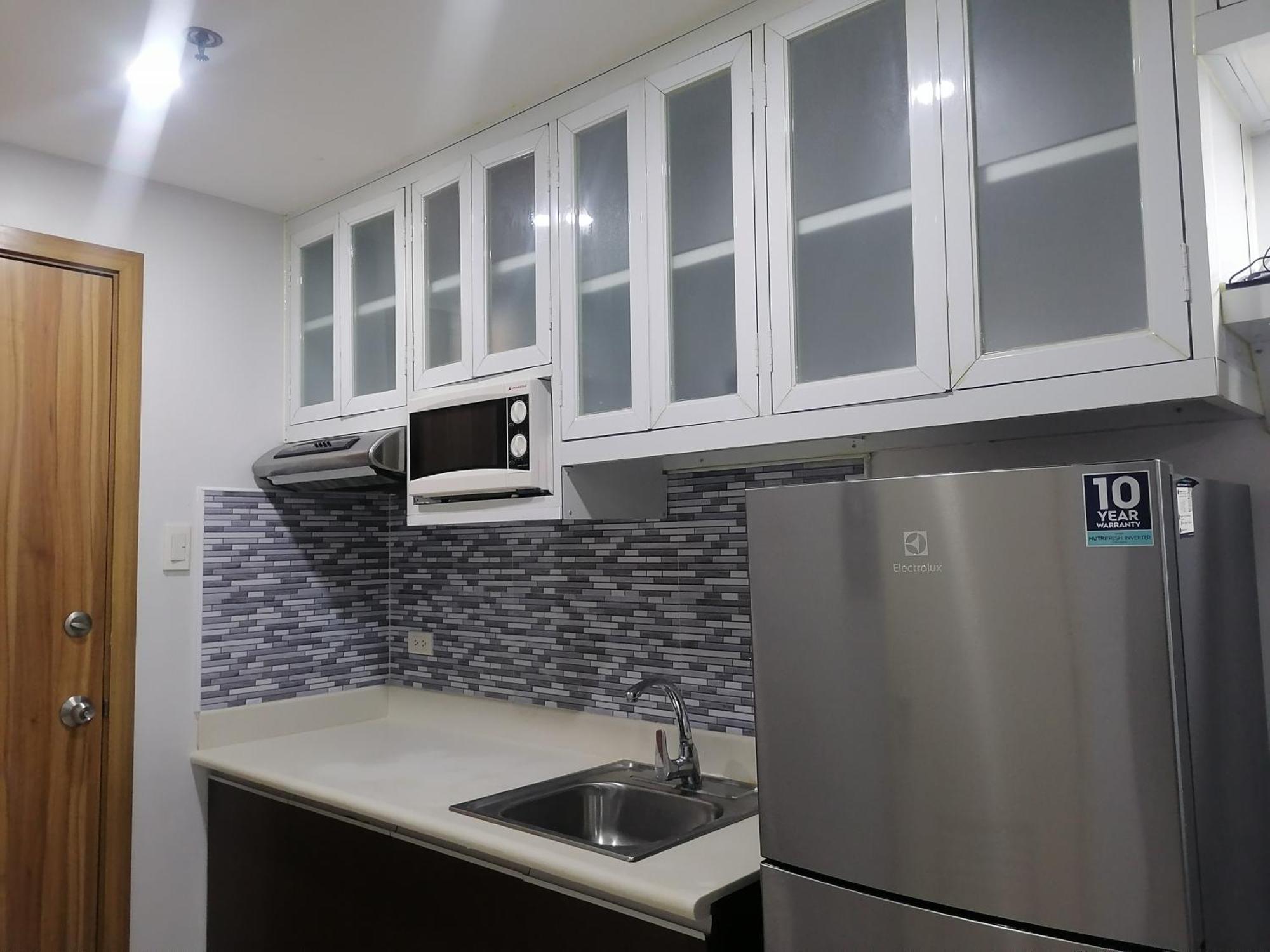 Aparthotel Snugglepod Condotel - Grand Riviera Suites, Us Embassy Manila, Roxas Blvd *