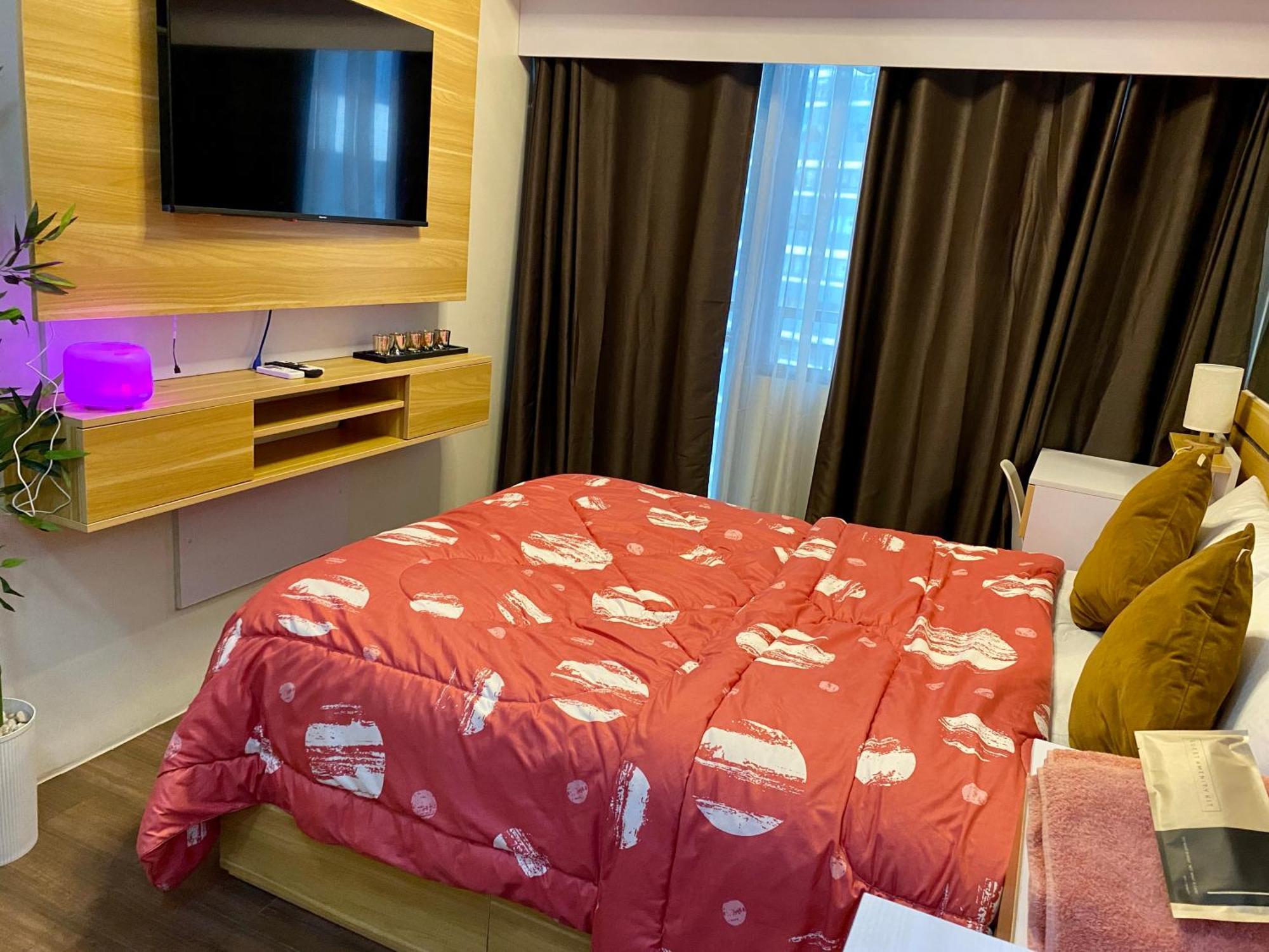 Apartment Woodland Elegance Retreat Symphony Of Artistry With Blazing Fast 300 Mbps Manila