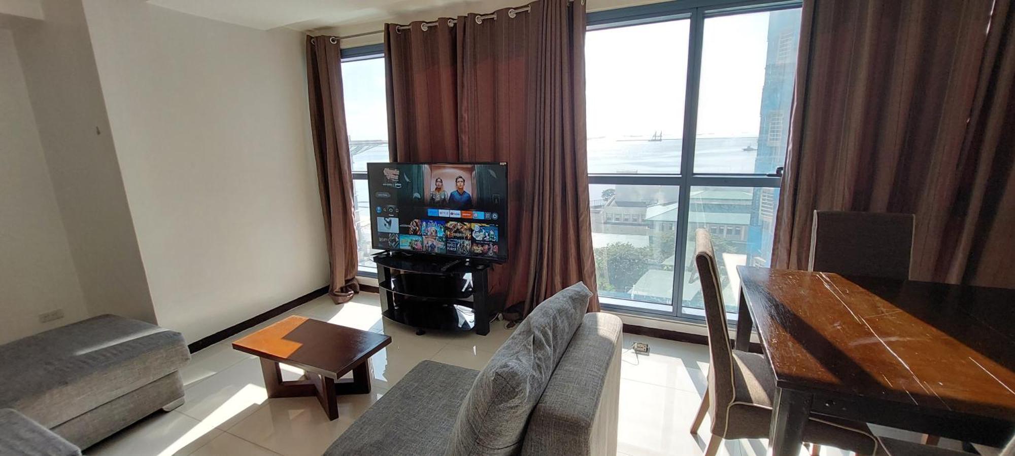 Aparthotel Snugglepod Condotel - Grand Riviera Suites, Us Embassy Manila, Roxas Blvd