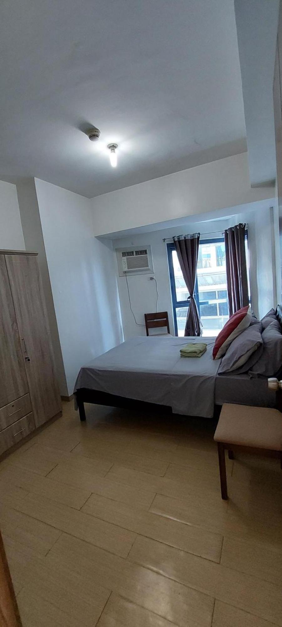 Snugglepod Condotel - Grand Riviera Suites, Us Embassy Manila, Roxas Blvd Aparthotel Manila