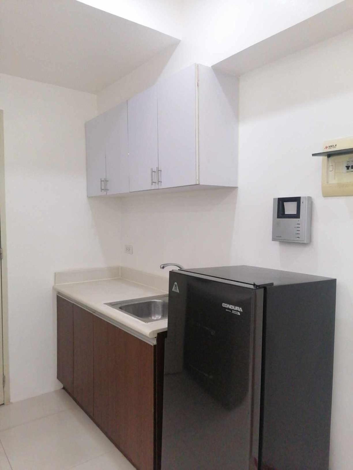 Snugglepod Condotel - Grand Riviera Suites, Us Embassy Manila, Roxas Blvd * Manila