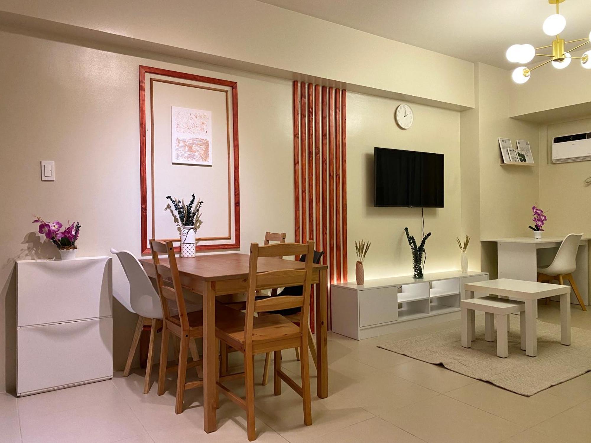Apartment Elegant Bgc With View Manila