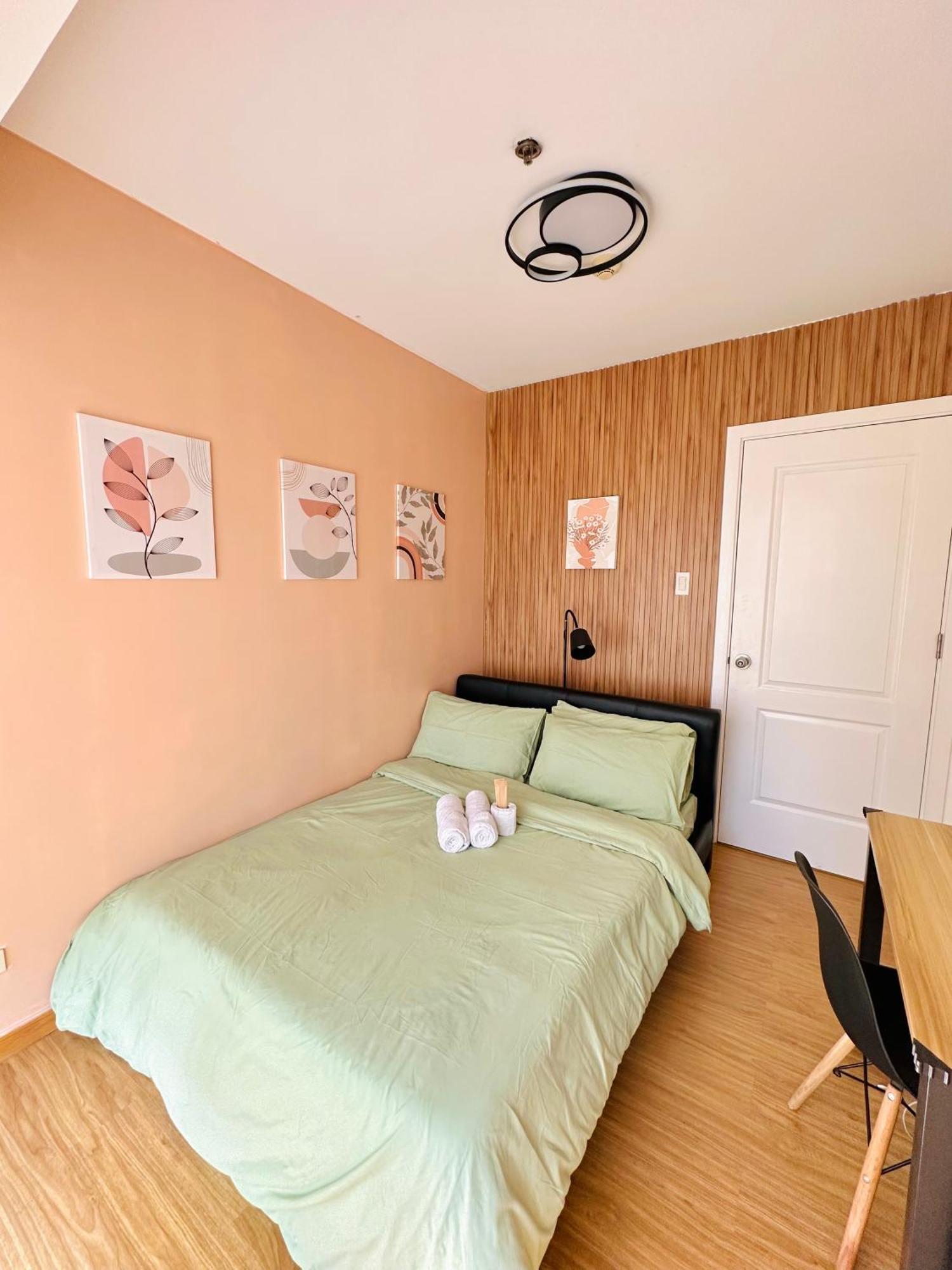 Apartment Azure Staycation Near The Airport Manila