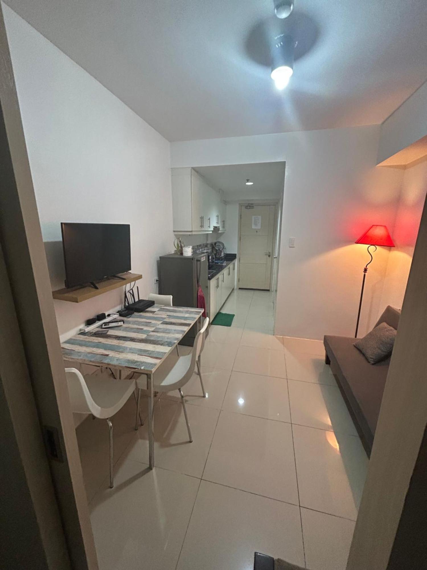 Sea Residences Moa-Eric Apartments Manila