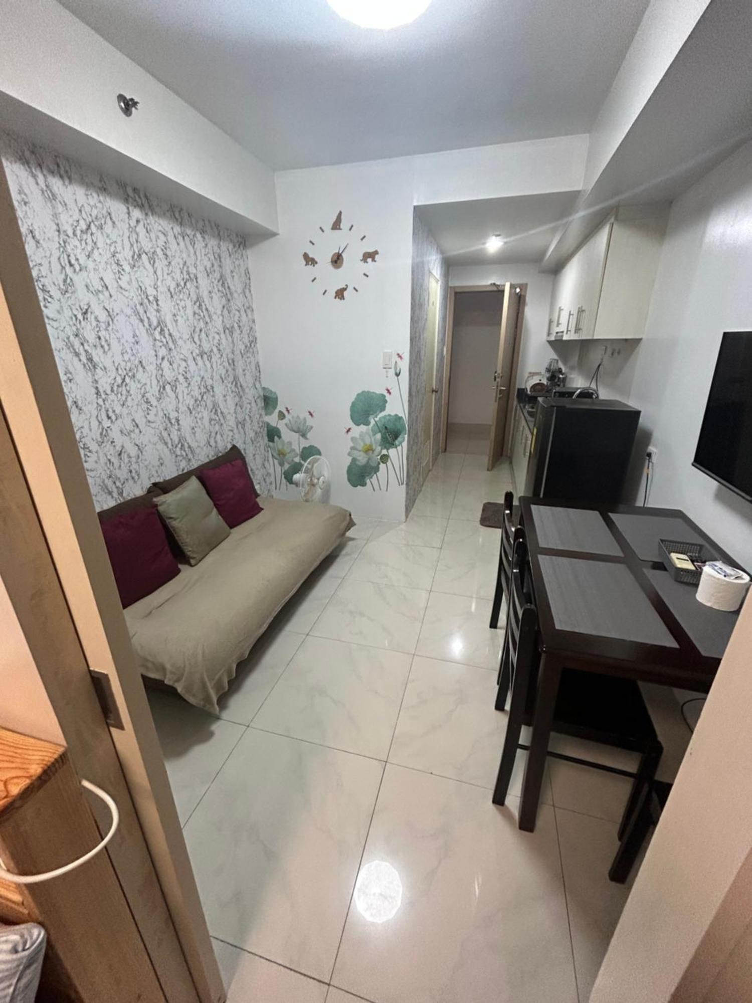 Sea Residences Moa-Eric Apartments Manila