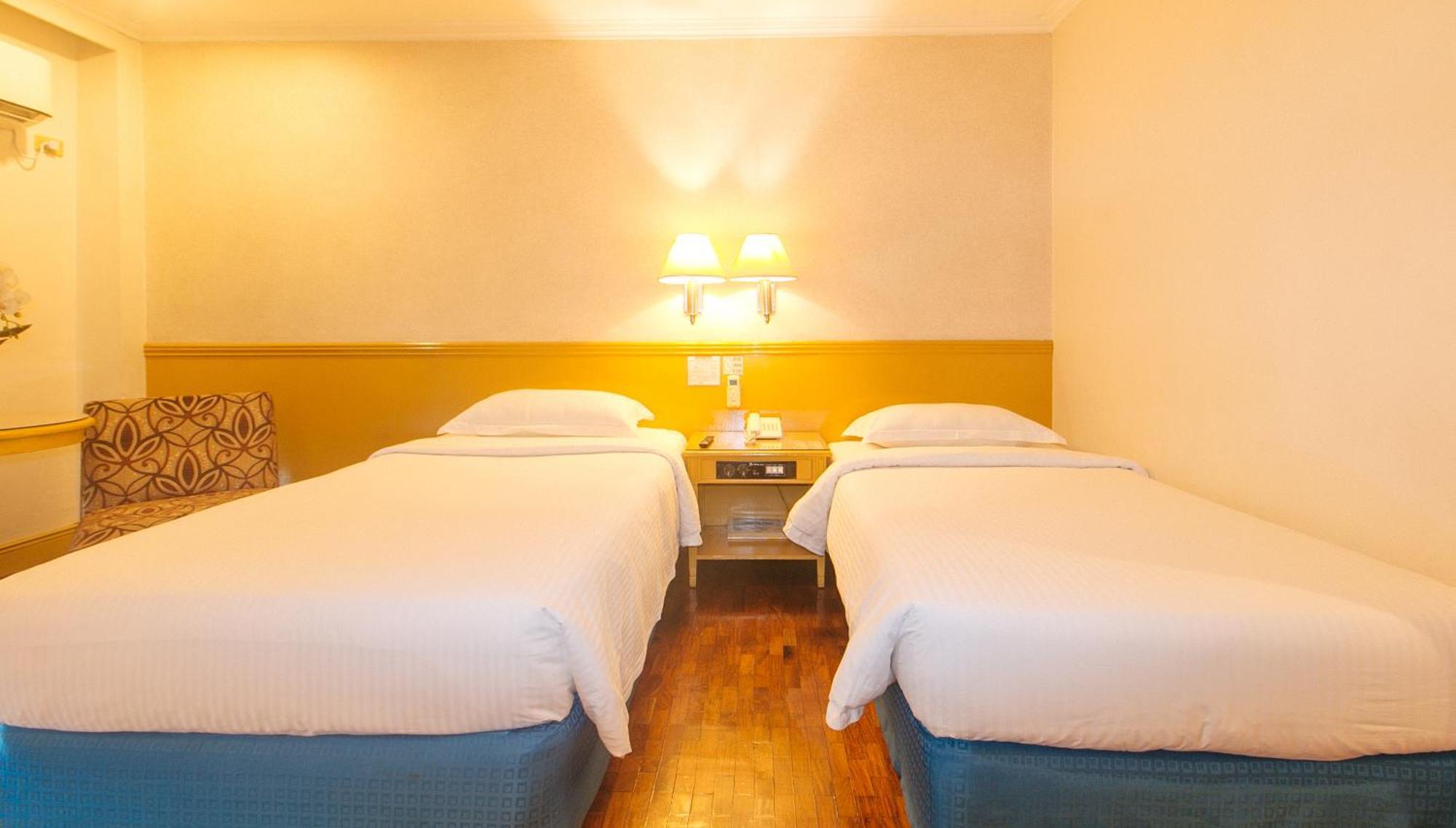 Hotel Aloha Roxas Boulevard Manila