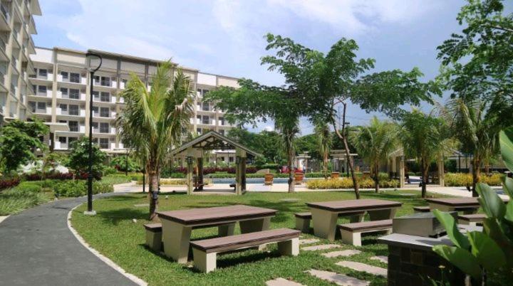 Aparthotel Acacia Estates Taguig Manila