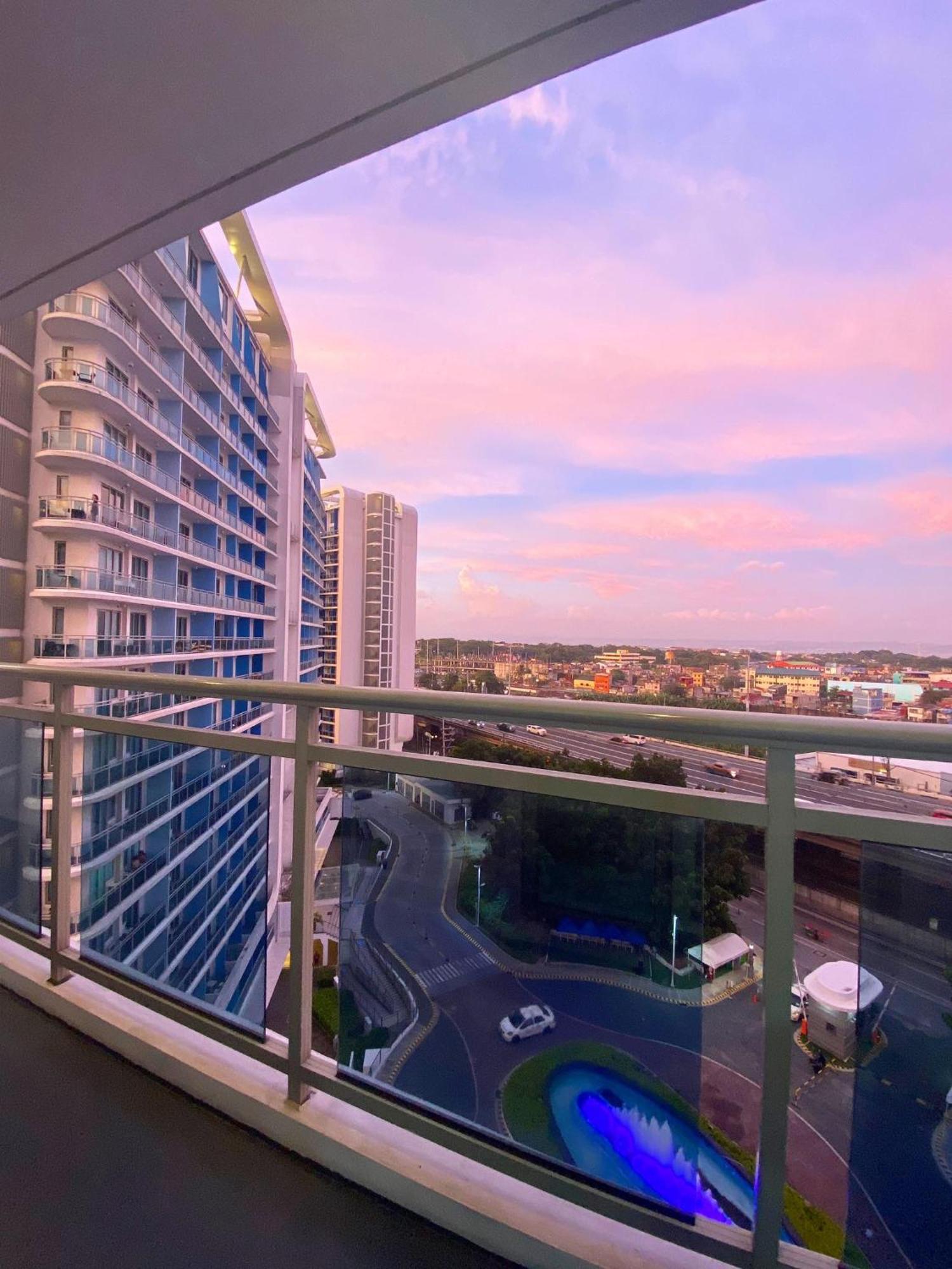 Quelson's Pad In Azure Beach Residences With Wave Pool Access *
