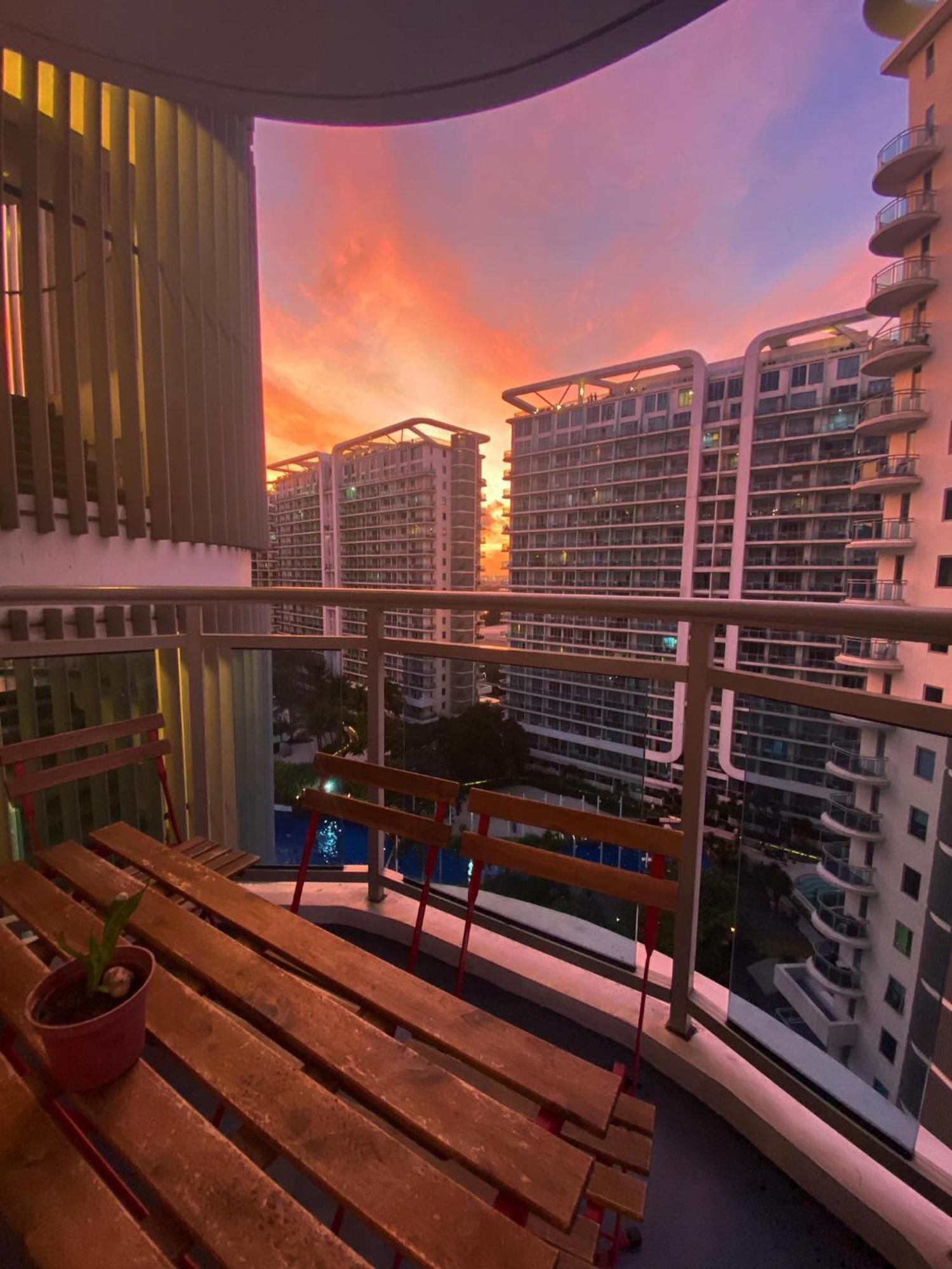 Quelson's Pad In Azure Beach Residences With Wave Pool Access *