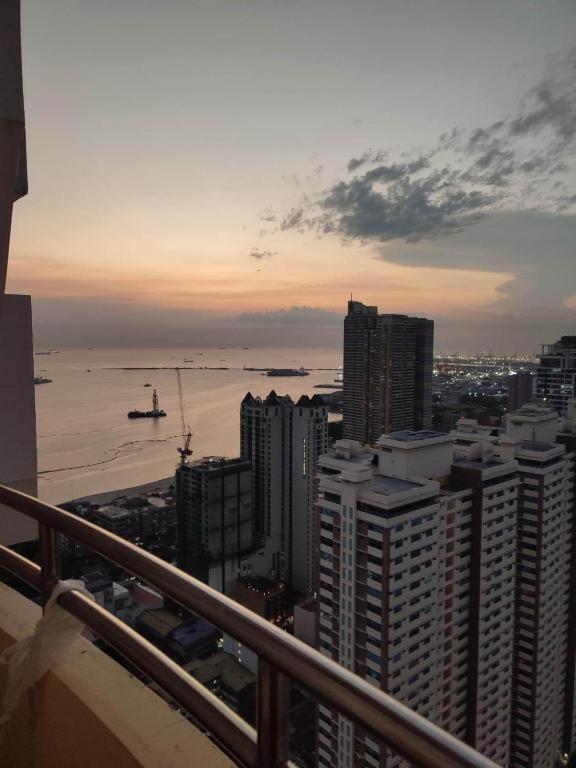 Hotel 60 Percent Off Deluxe Ocean View Free Pool And Free Sauna Access Included Perfect Location Near Us Embassy, Naia, Makati, Bgc, Mall Of Asia, And Chinatown Dont Miss Out Book Now And Save Updated Price 2025 5*