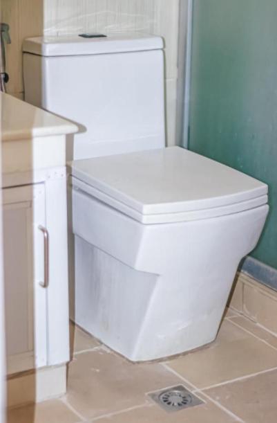 Hotel 60 Percent Off Deluxe Ocean View Free Pool And Free Sauna Access Included Perfect Location Near Us Embassy, Naia, Makati, Bgc, Mall Of Asia, And Chinatown Dont Miss Out Book Now And Save Updated Price 2025 Manila